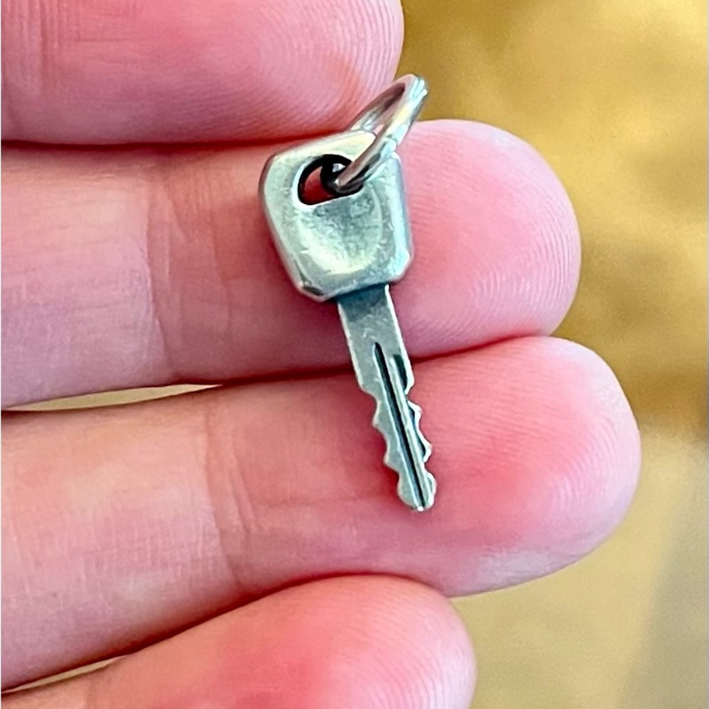 Retired James Avery Car Key charm